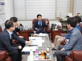 고양특례시의회 김운남 의장, 관내 마을버스 운수종사자 처우 개선 논의 주도 기사 이미지
