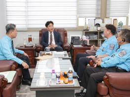 고양특례시의회 김운남 의장, 고양시 모범운전자회와 면담 기사 이미지