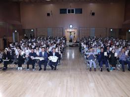 이동환 고양시장,  자원봉사 스토리텔링 대회 ‘2025 고양을 바꾸는 시간V’ 행사에 참석 기사 이미지
