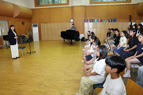 고양특례시의회 김미수 의장, 고양시립소년소녀합창단 연습 현장 격려 방문